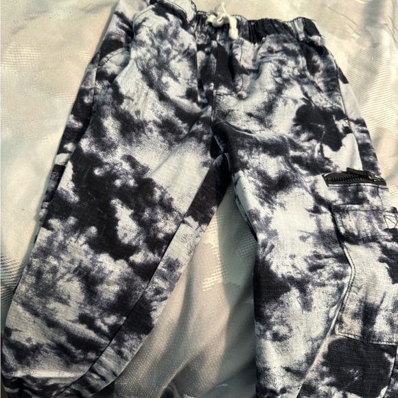 Boys Sz 6 Black and White Tie-Dye Cargo Pants with Pockets. Fun, cool trendy! - Picture 2 of 7